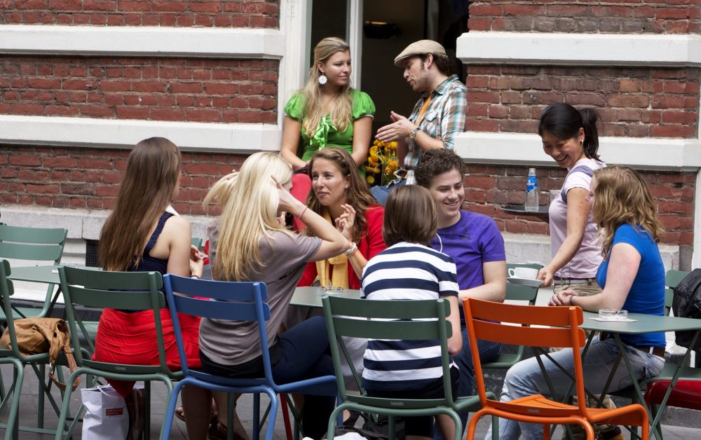 Studenten Schulmaedchen Retro Kuessen